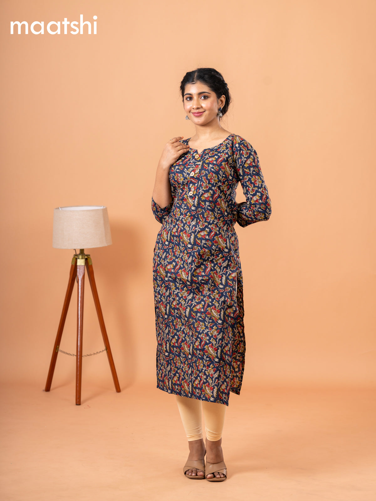 Cotton kurti blue with kalamkari prints & simple neck pattern and without pant