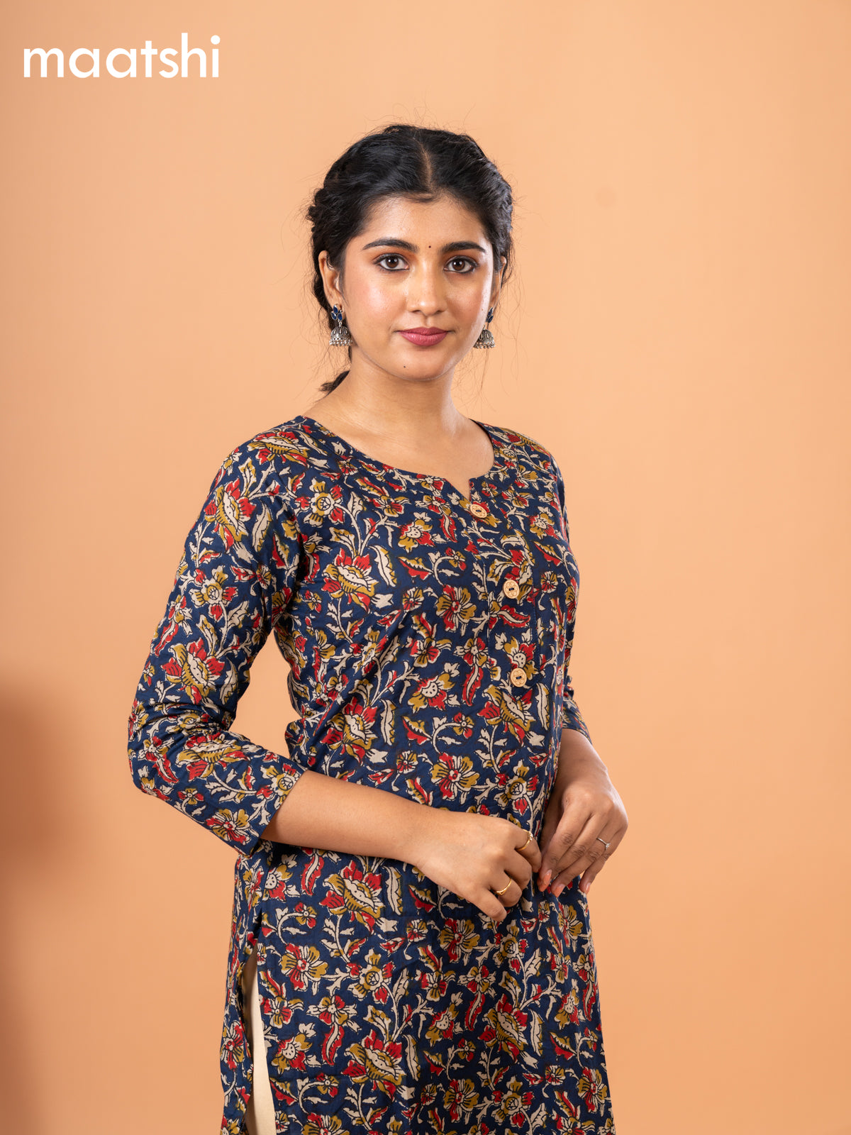 Cotton kurti blue with kalamkari prints & simple neck pattern and without pant