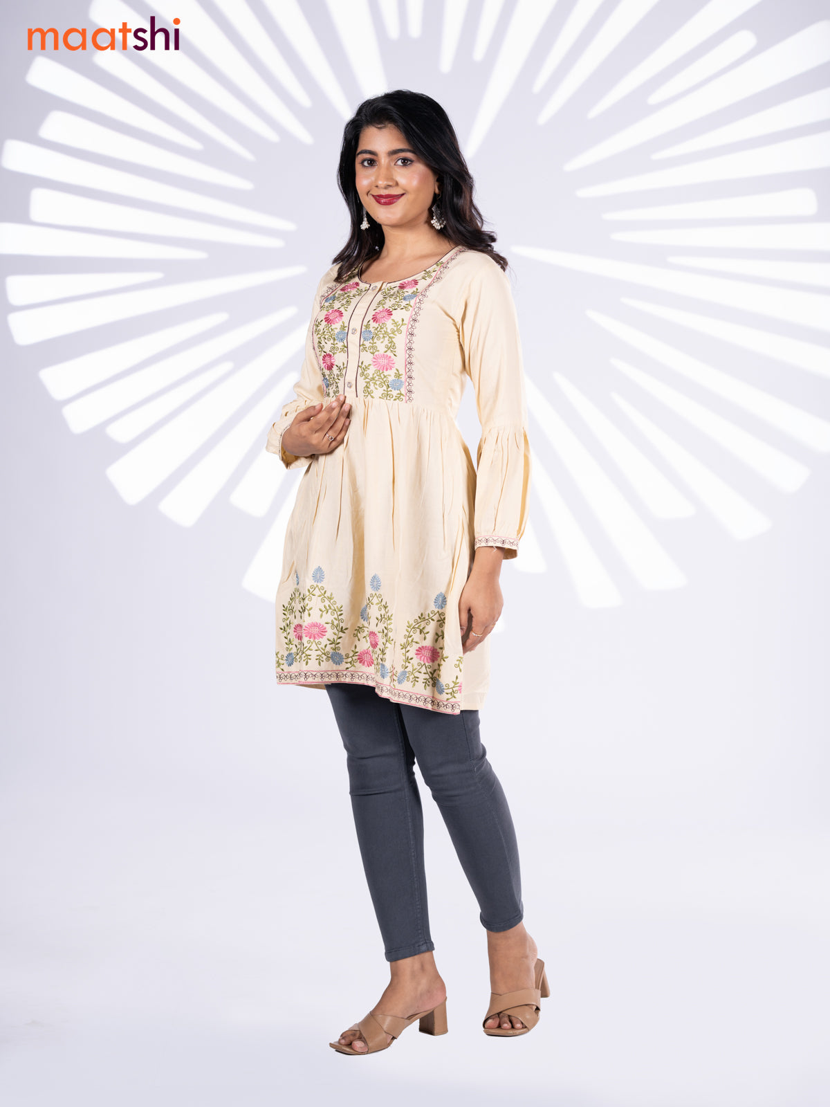 Cotton umbrella short kurti cream with plain body & embroidery work neck pattern and without pant