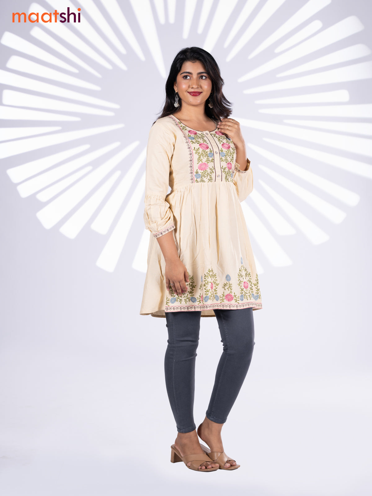 Cotton umbrella short kurti cream with plain body & embroidery work neck pattern and without pant