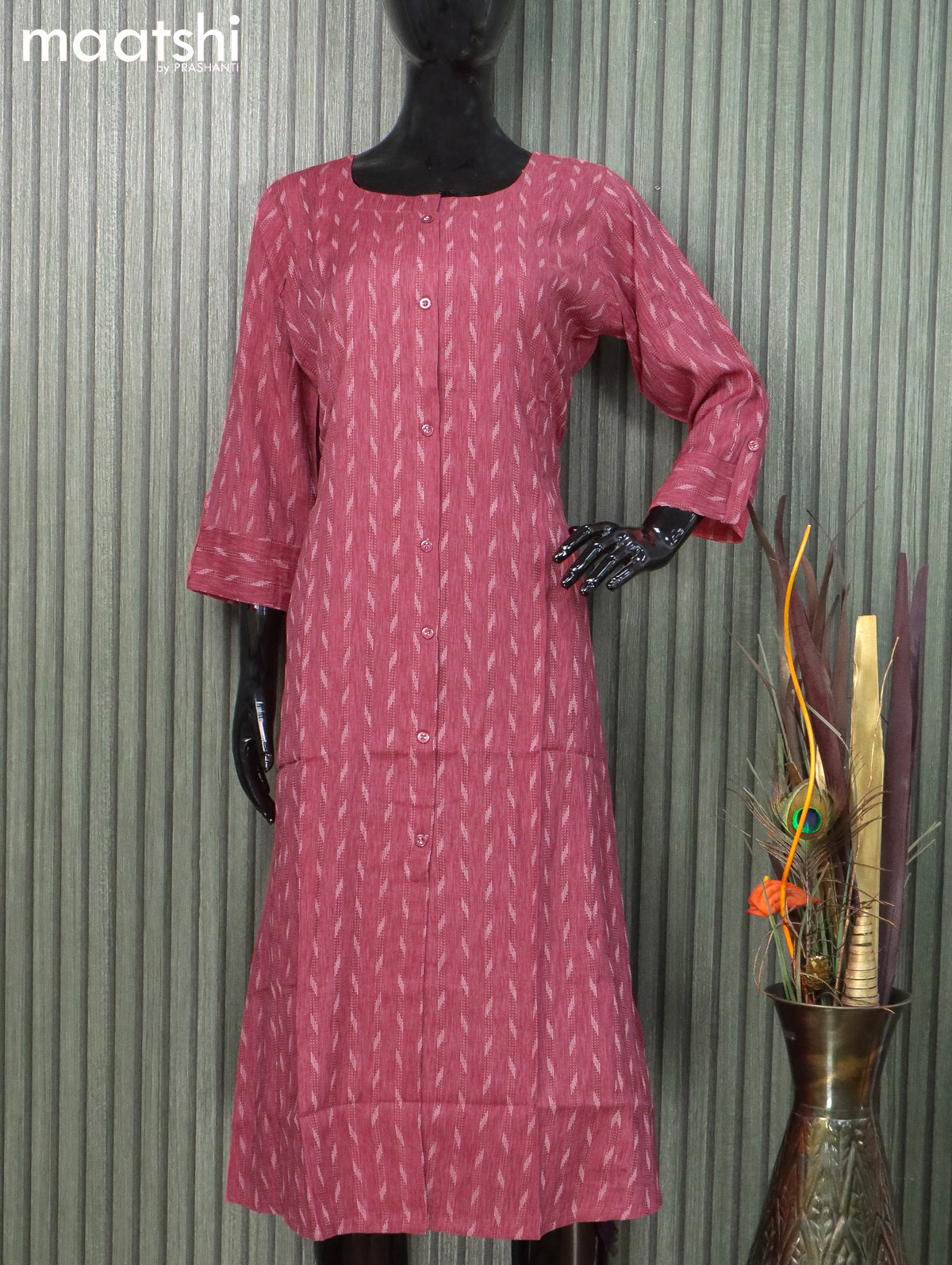 Cotton readymade kurti maroon shade with allover thread weaves & simpl
