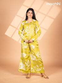 Crepe co-ord set lime green and cream with allover floral prints & collar neck pattern and straight cut pant