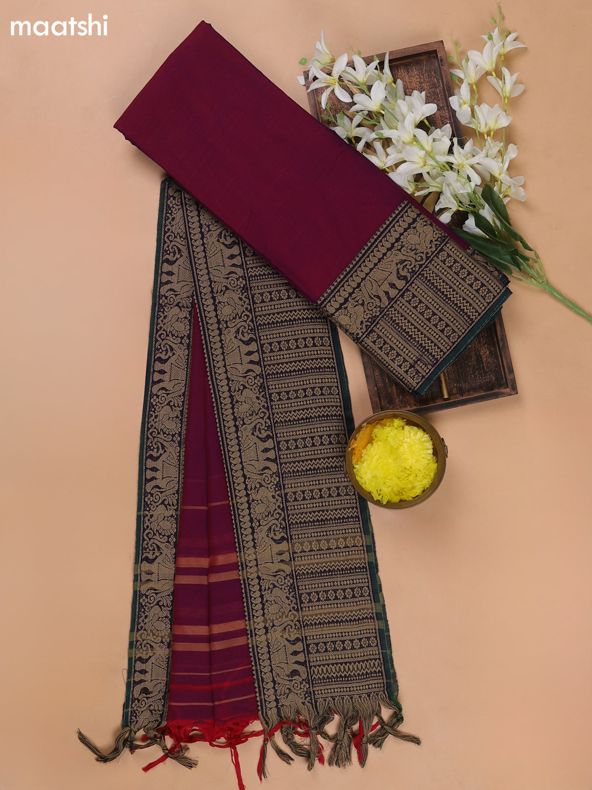Dual Shade Of Magenta Pink and Green Narayanpet Cotton Dress Materials With A Plain Body and Thread Woven Border