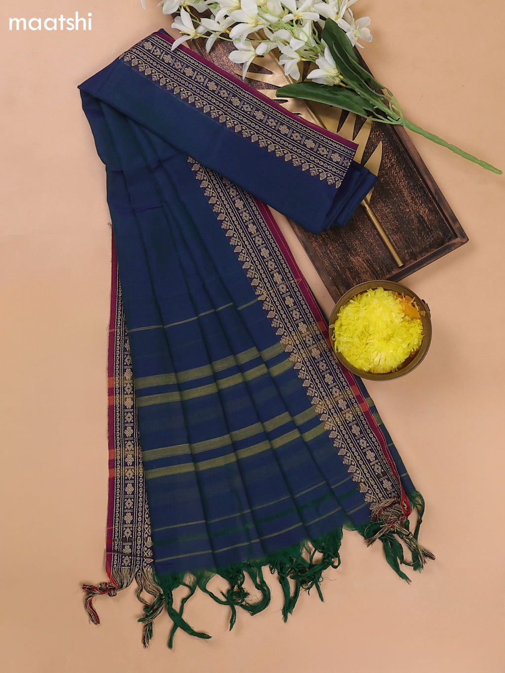 Dual Shade Of Bluish Green and Magenta Pink Narayanpet Cotton Dress Materials With A Plain Body and Thread Woven Border