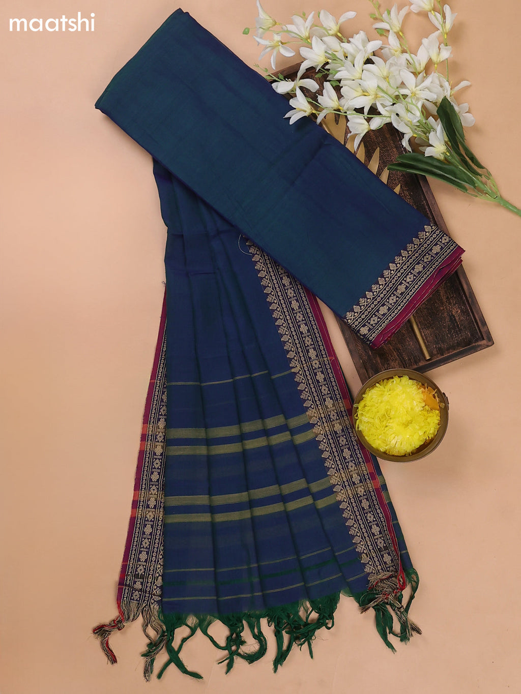Dual Shade Of Bluish Green and Magenta Pink Narayanpet Cotton Dress Materials With A Plain Body and Thread Woven Border