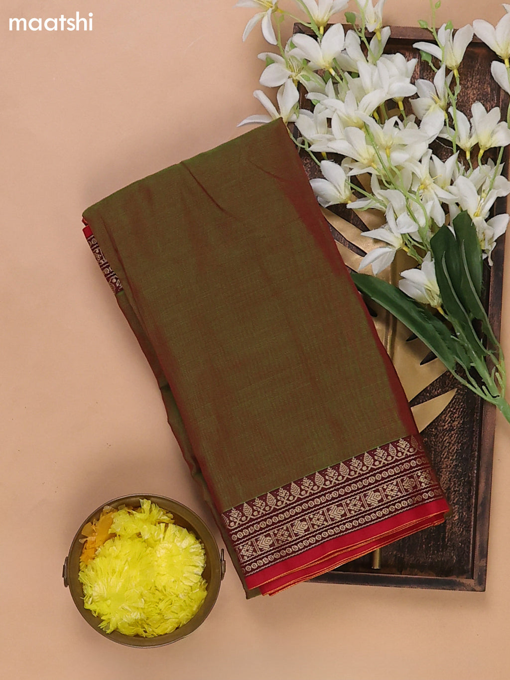Manthulir Green and Red Narayanpet Cotton Dress Materials With A Plain Body and Thread Woven Border