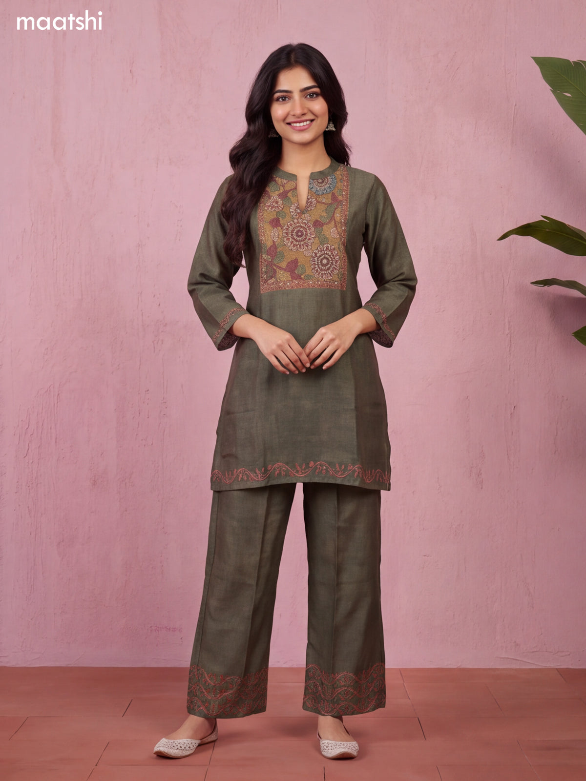 Mehendi Green Linen Cotton Floral Prints & Embroidery Work Short Co-Ord Set