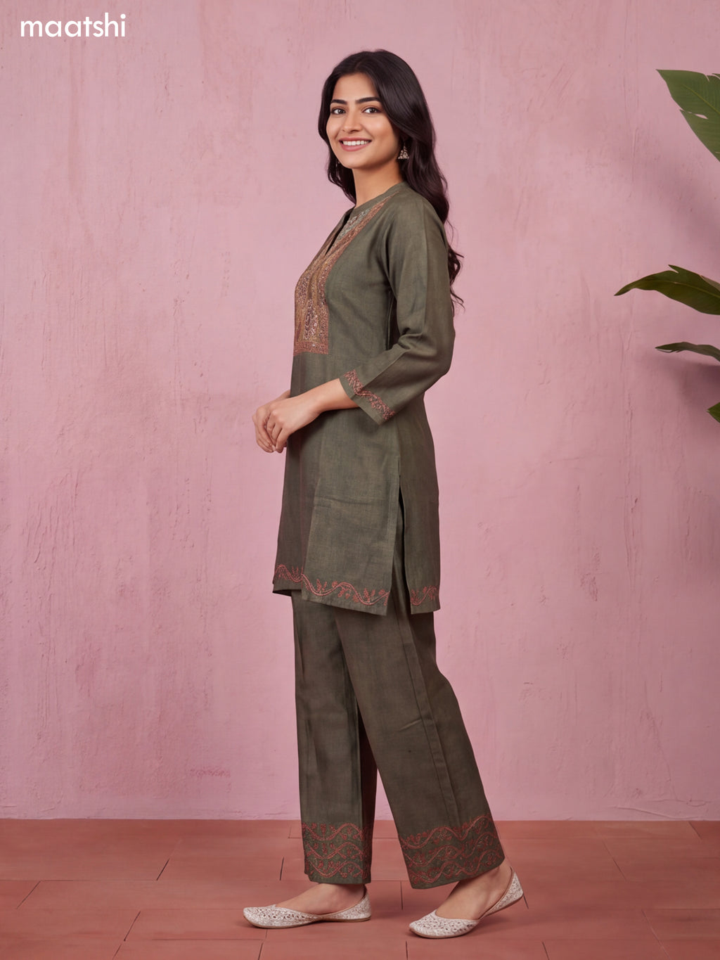 Mehendi Green Linen Cotton Floral Prints & Embroidery Work Short Co-Ord Set