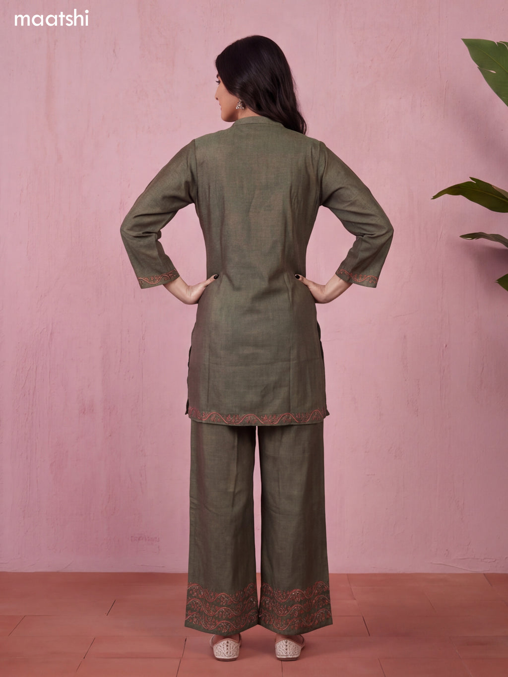 Mehendi Green Linen Cotton Floral Prints & Embroidery Work Short Co-Ord Set