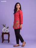 Reddish Pink Crepe Silk Kalamkari Printed Short Kurti