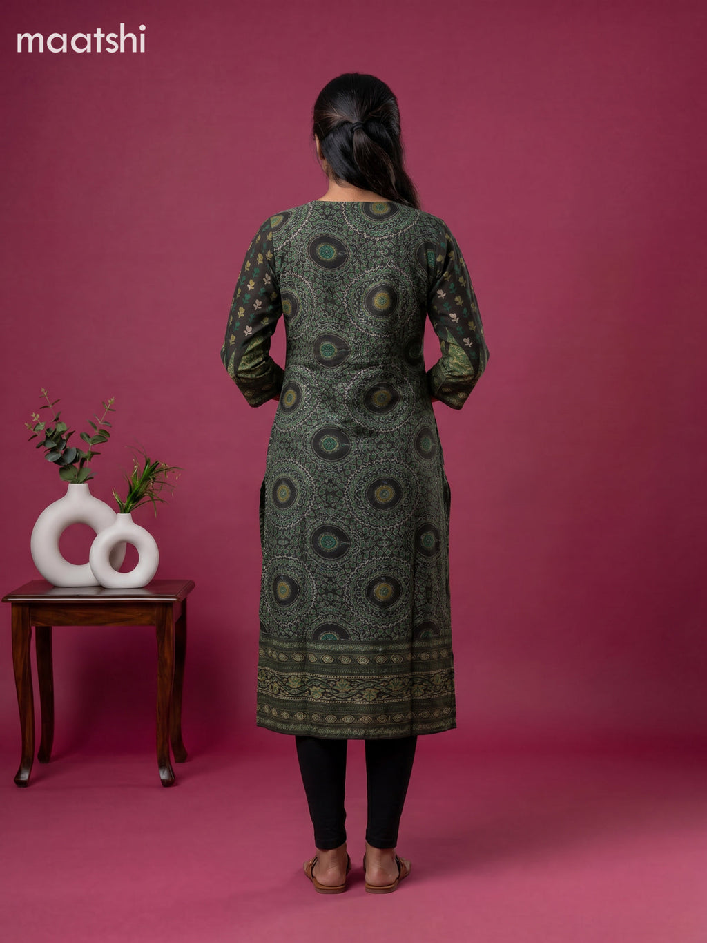Mehandi Green and Black Muslin Printed Staight Kurti