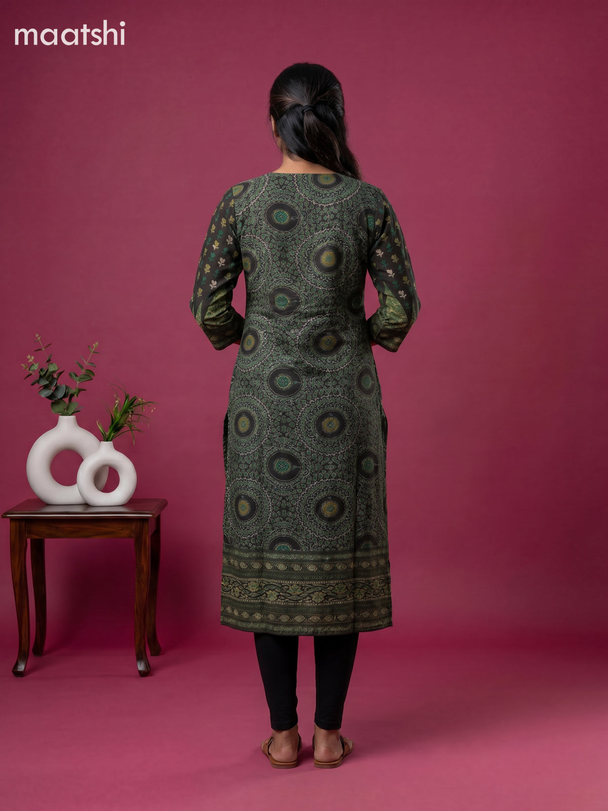 Mehandi Green and Black Muslin Printed Staight Kurti