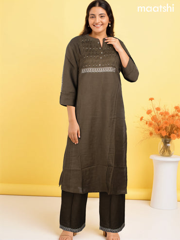 Cotton kurti set sap green with pintuck design & embroidery work neck pattern and straight cut pant