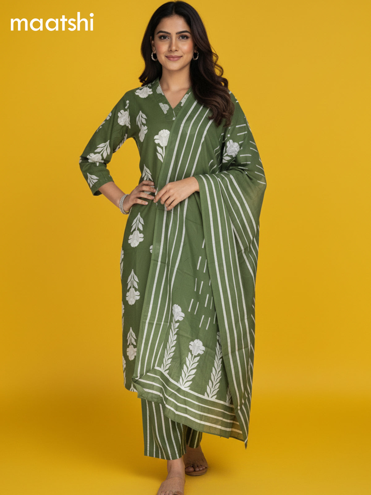 Green Cotton Printed Straight Suit