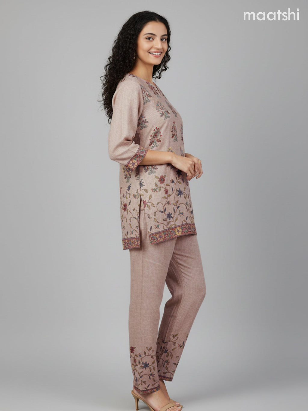Short co-ord set pastel brown with floral prints & kantha stich work and straight cut pant