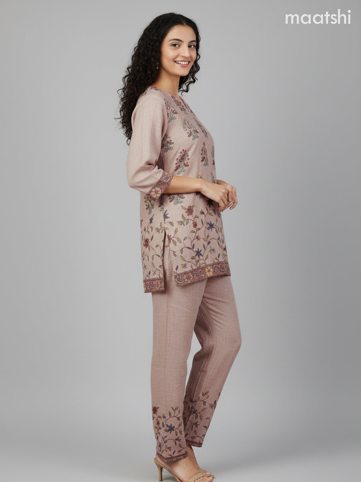 Short co-ord set pastel brown with floral prints & kantha stich work and straight cut pant