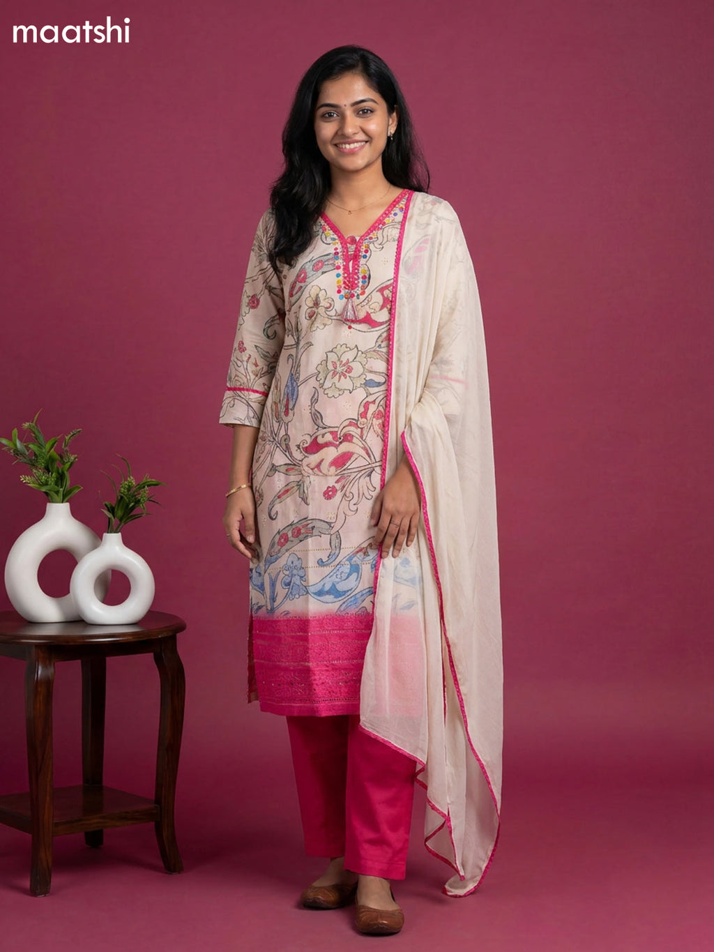 Cream and Pink Cotton Kalamkari Printed Straight Suit