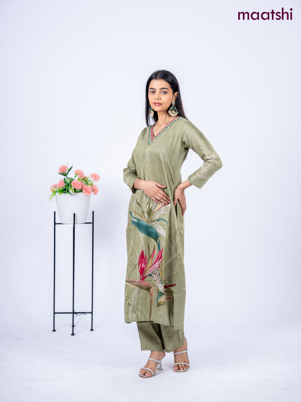 Rayon kurti set green with prints & embroidery mirror work v neck pattern and straight cut pant