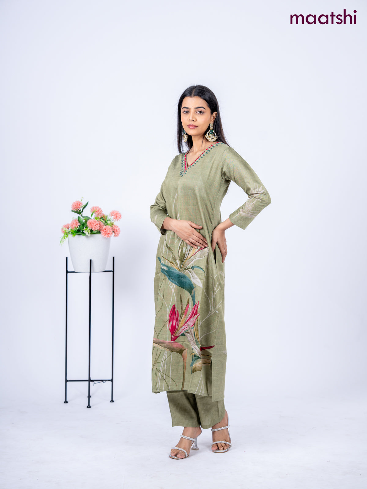 Rayon kurti set green with prints & embroidery mirror work v neck pattern and straight cut pant