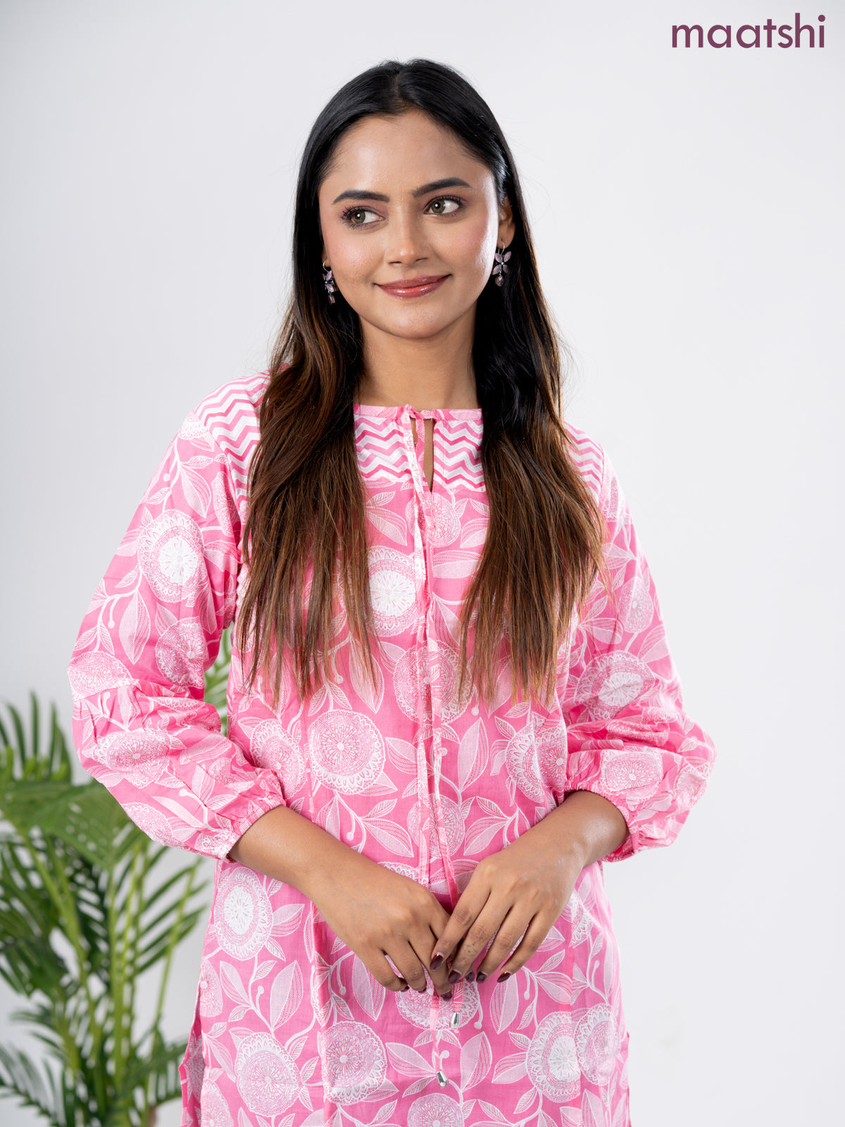 Cotton short kurti pink and off white with allover prints & simple neck pattern without pant