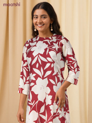 Cotton co-ord set red and cream with allover floral prints & simple neck pattern and palazzo pant