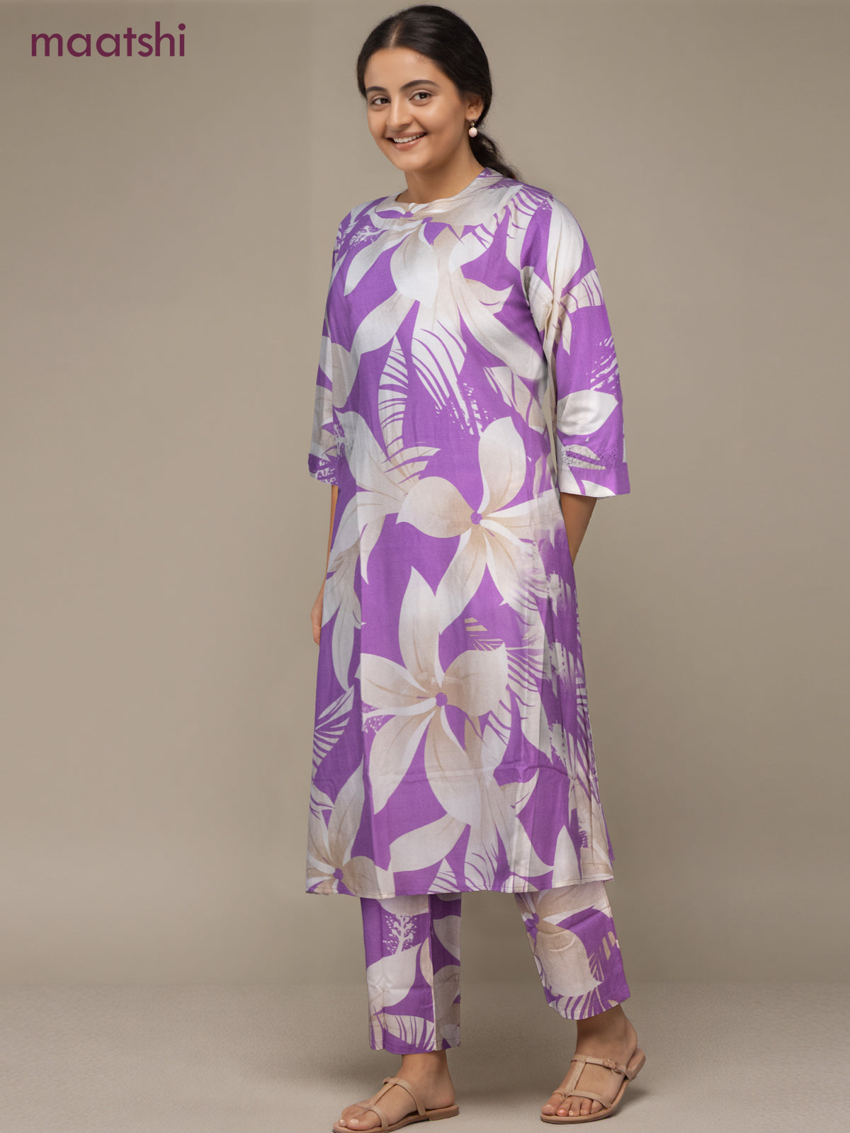 Cotton co-ord set lavender and cream with allover floral prints & simple neck pattern and palazzo pant