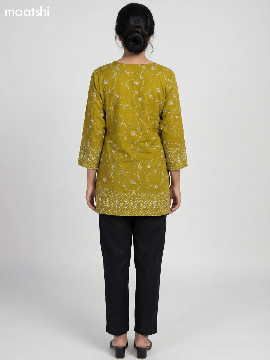Mehendhi Green Cotton Bandhini Printed Short Kurti