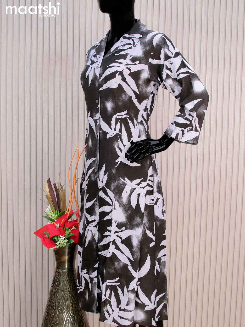 Rayon readymade A-line kurti black with allover prints & collar neck pattern without pant