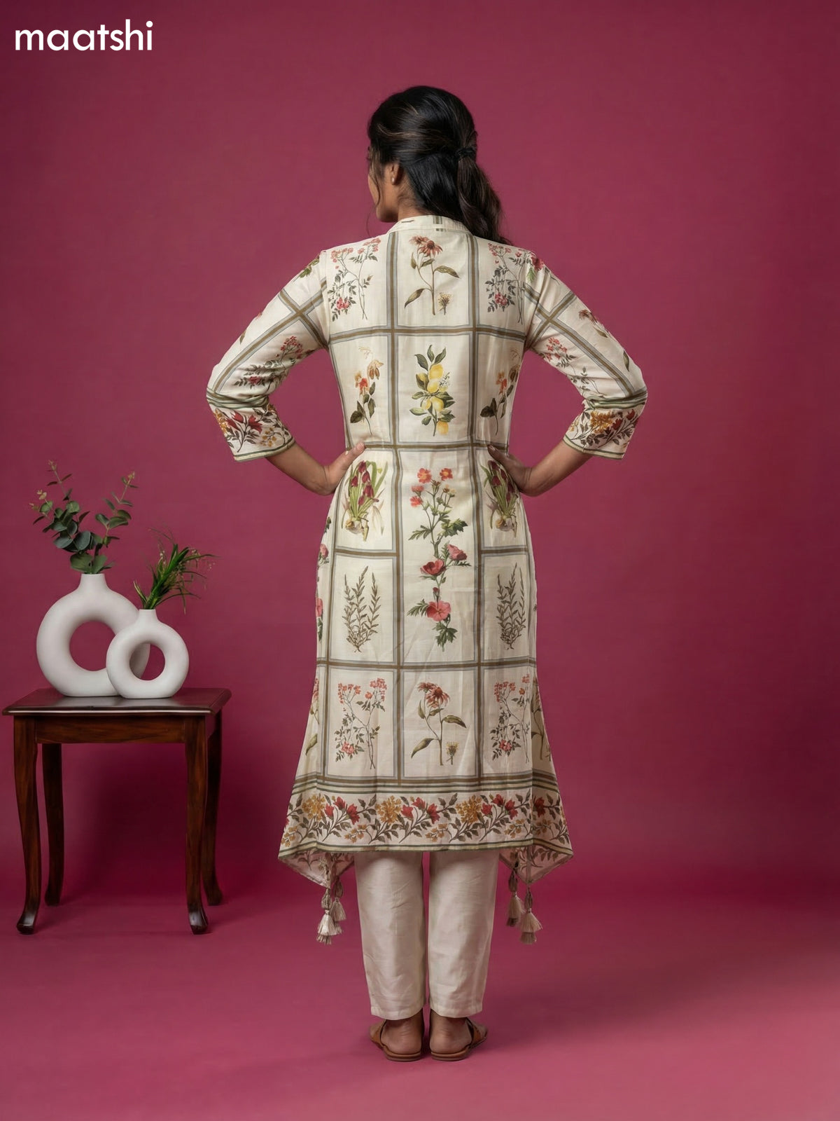 Cream Art Tussar Printed Fish Cut Kurti Set