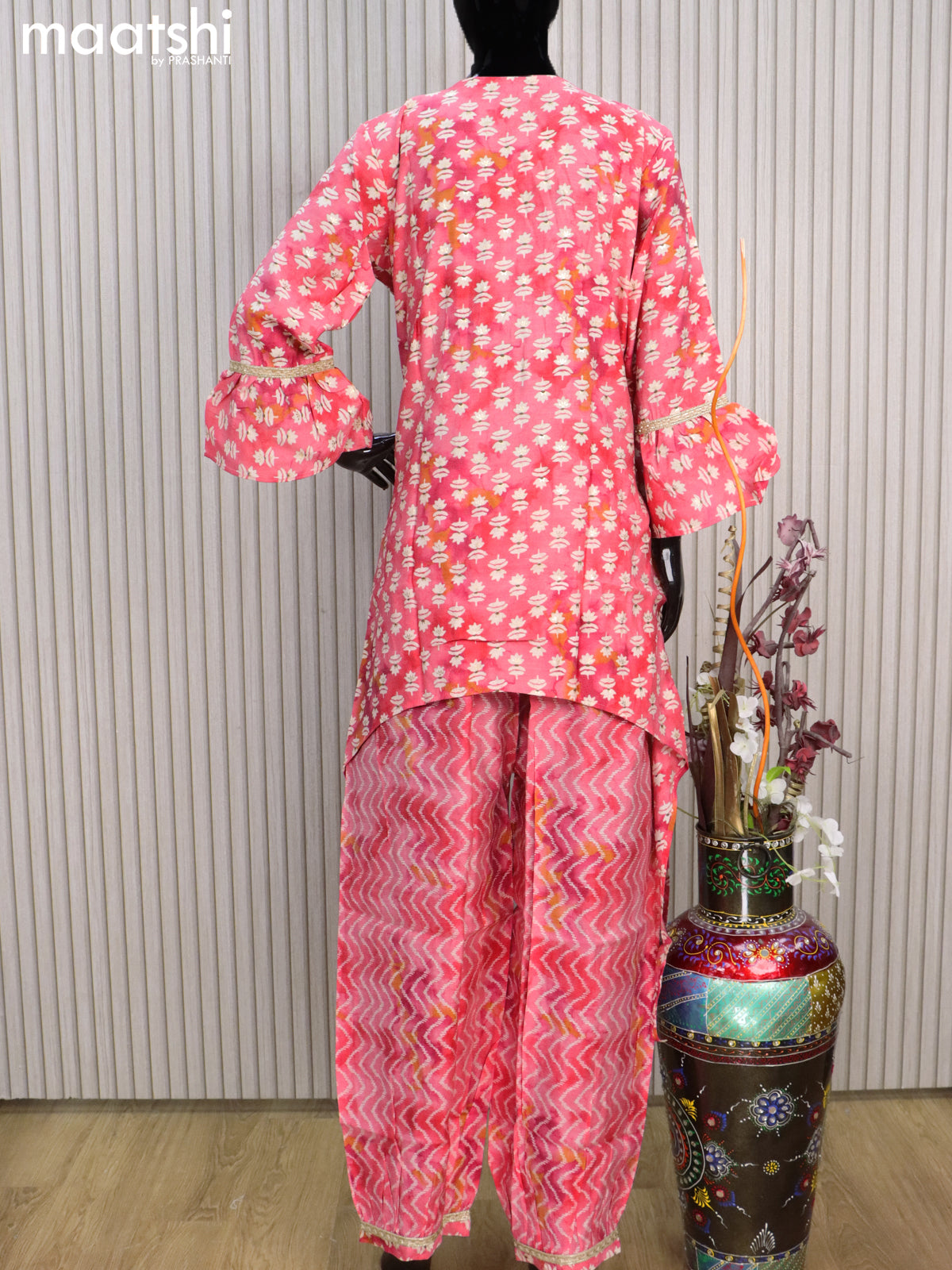 Muslin readymade co-ord set peach pink shade with allover butta prints & simple neck pattern and straight cut pant