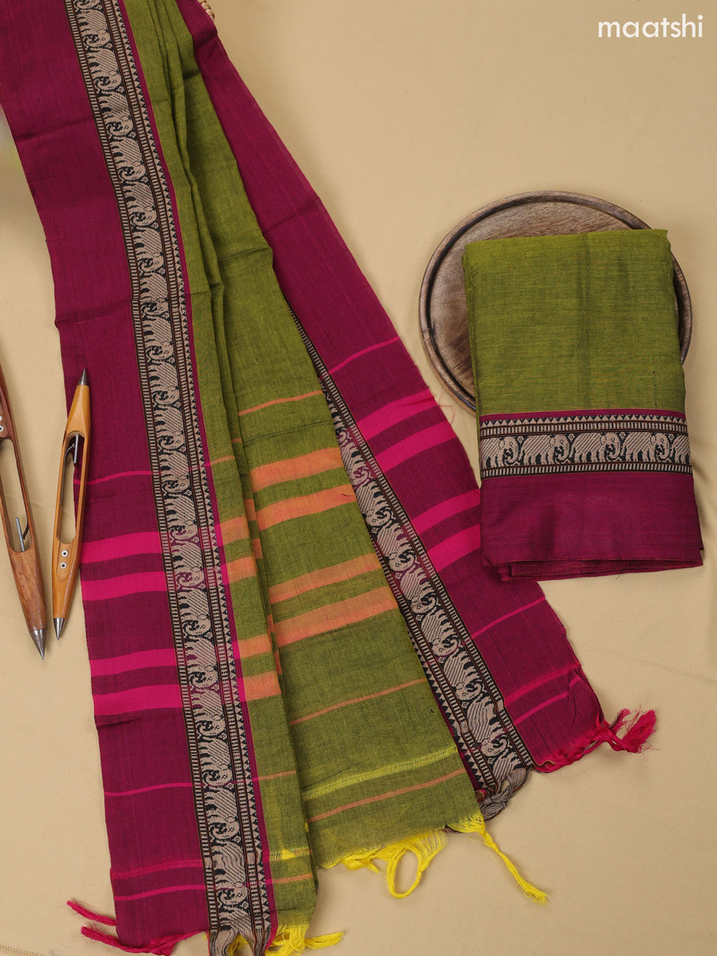 Green and Magenta Pink Narayanpet Cotton Dress Material With Plain Body & Thread Woven Border