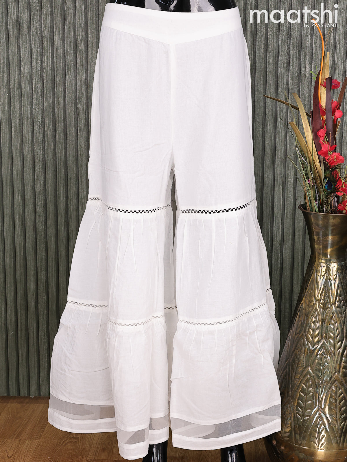 Cotton palazzo pant off white and with allover floral prints