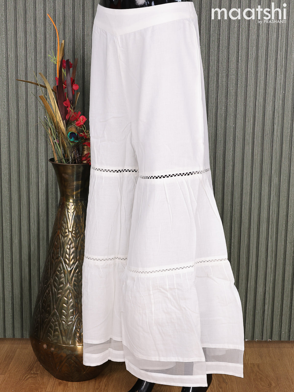 Cotton palazzo pant off white and with allover floral prints