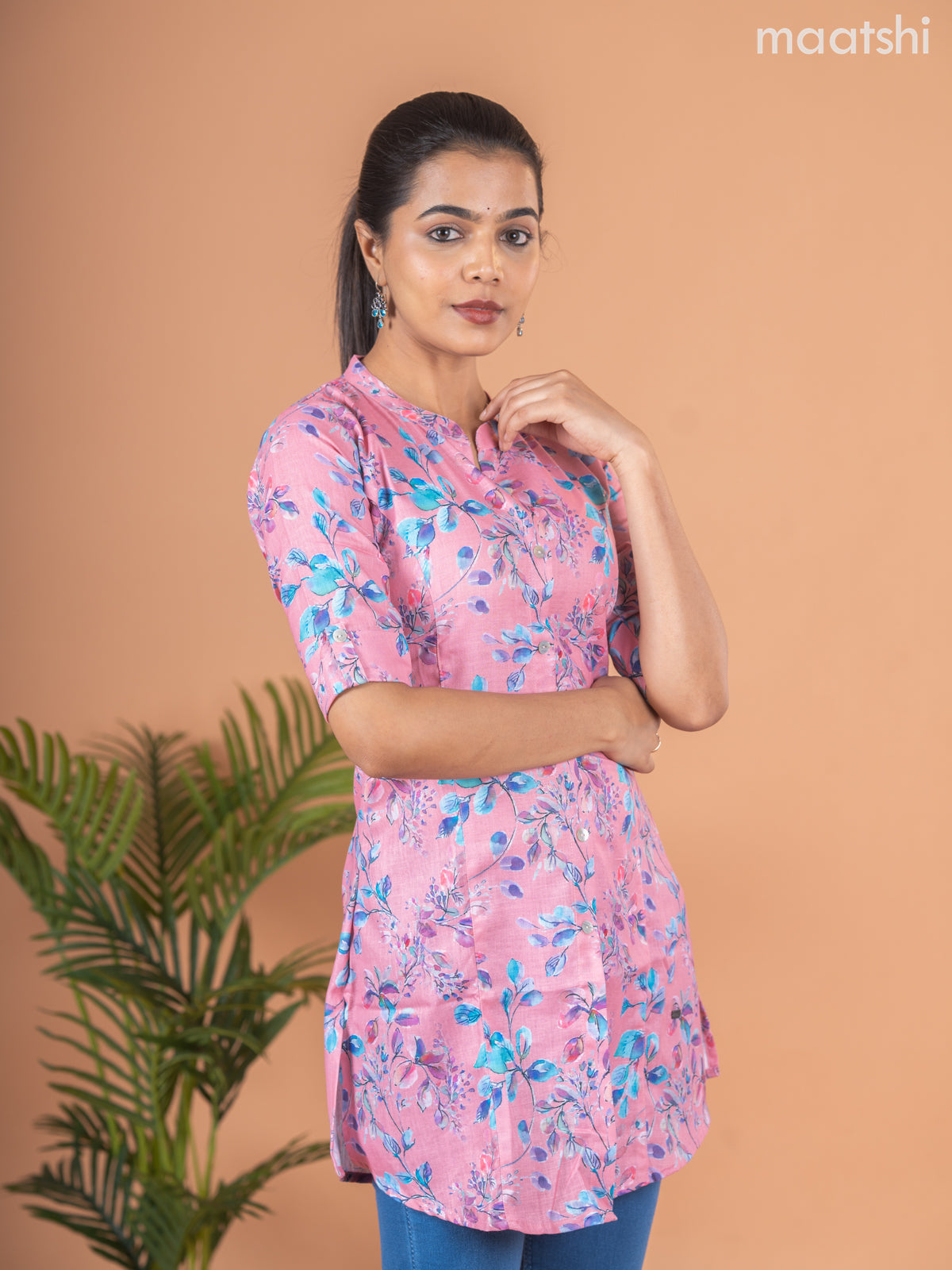 Rayon readymade short kurti peach pink shade with allover prints & collar neck pattern and without pant