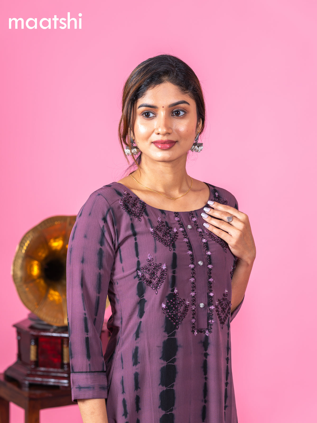 Chiffon kurti wine shade with tie and dye prints & mirror embroidery work neck pattern and without pant