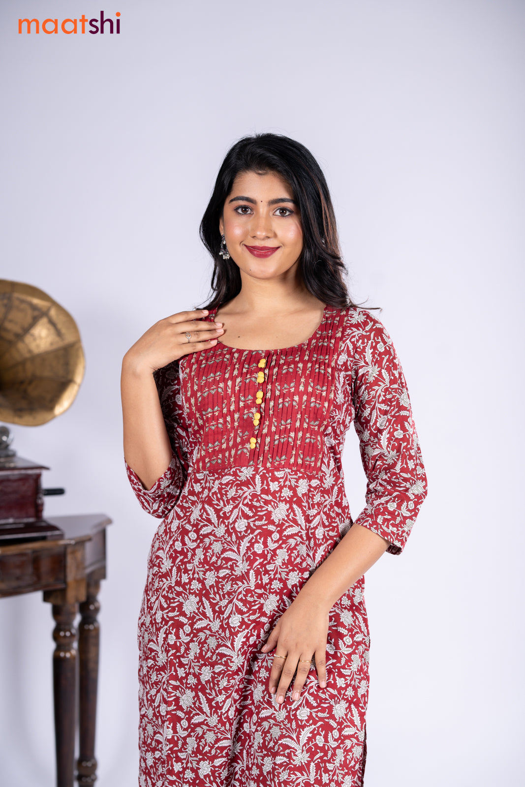 Cotton kurti maroon with allover floral prints & simple neck pattern and straight cut pant