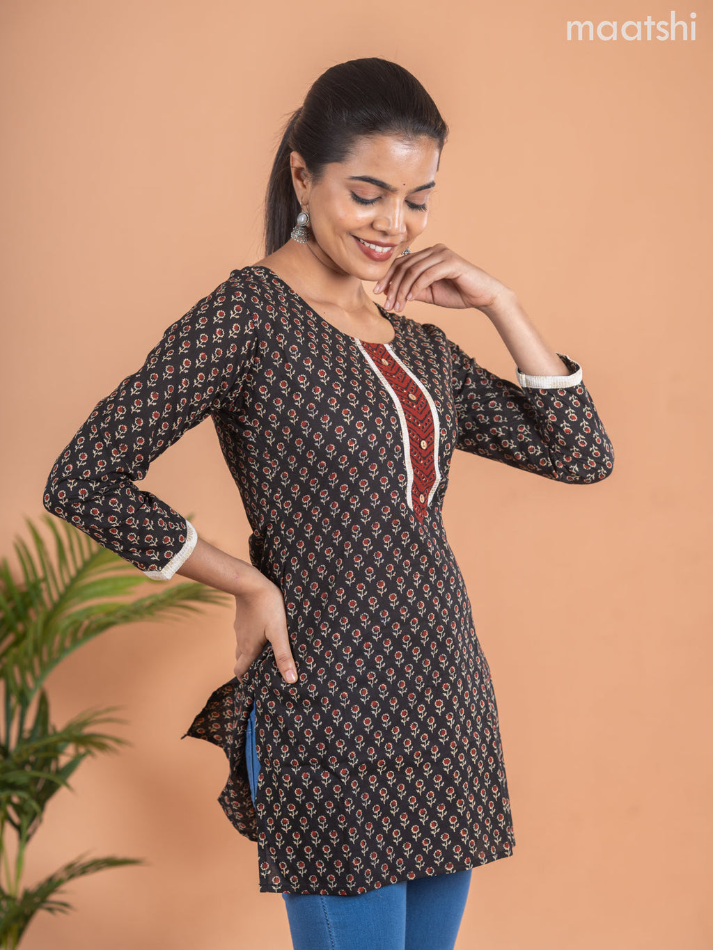Cotton readymade short kurti black and maroon with allover butta prints & simple neck pattern without pant