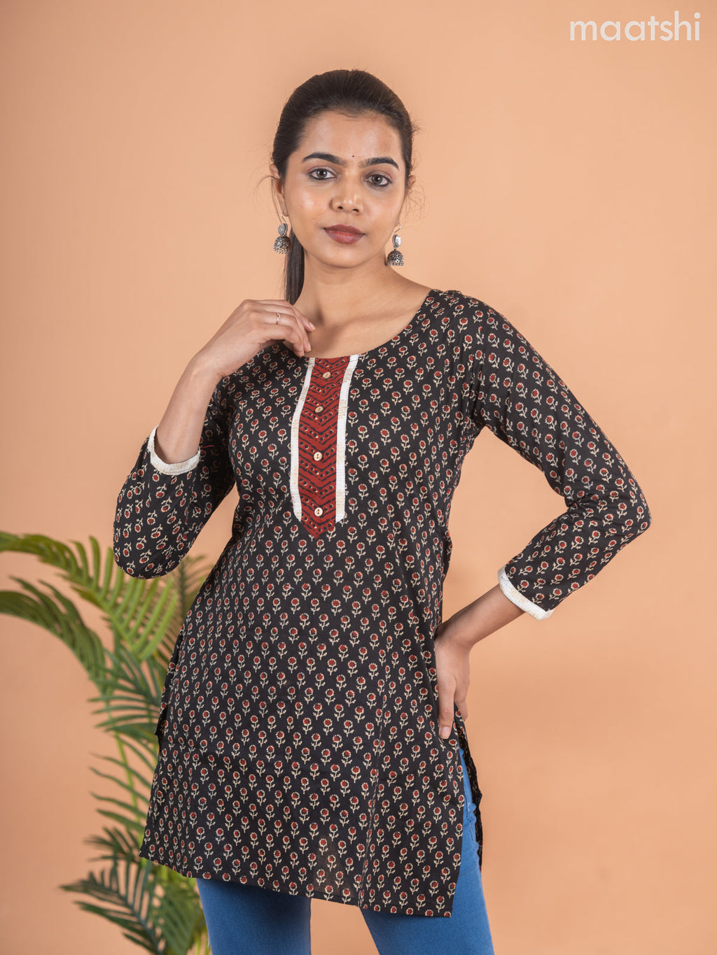 Cotton readymade short kurti black and maroon with allover butta prints & simple neck pattern without pant