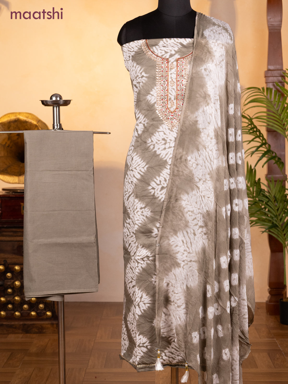 Bandhani dress materials grey with shibori prints & zardosi work neck pattern and bottom & chiffon dupatta