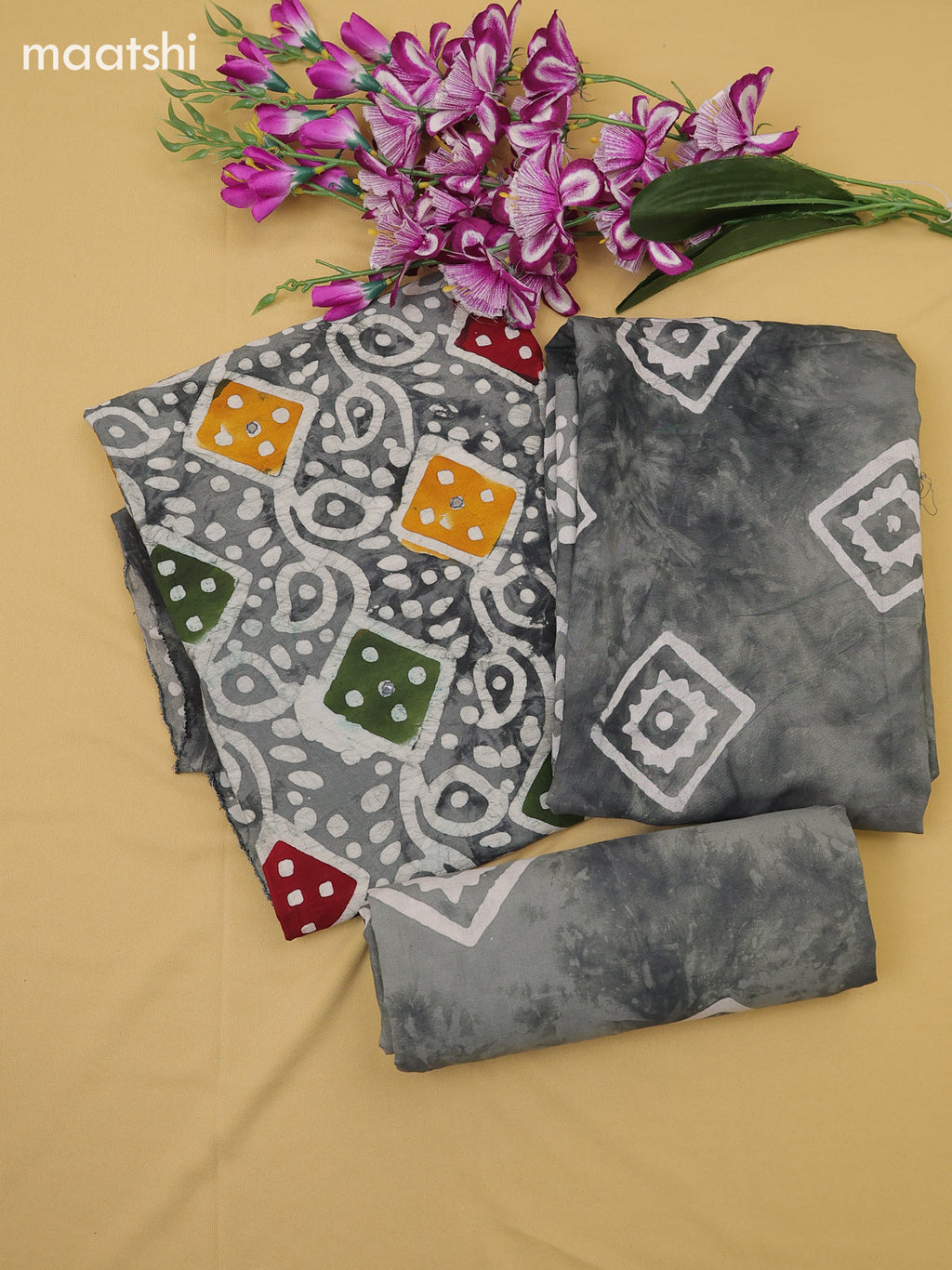 Grey Cotton Dress Material With Batik Prints & Simple Embroidery Work Neck Pattern