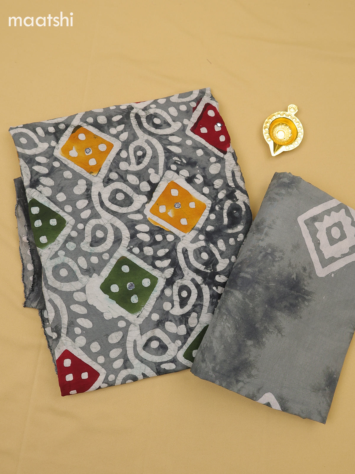 Grey Cotton Dress Material With Batik Prints & Simple Embroidery Work Neck Pattern