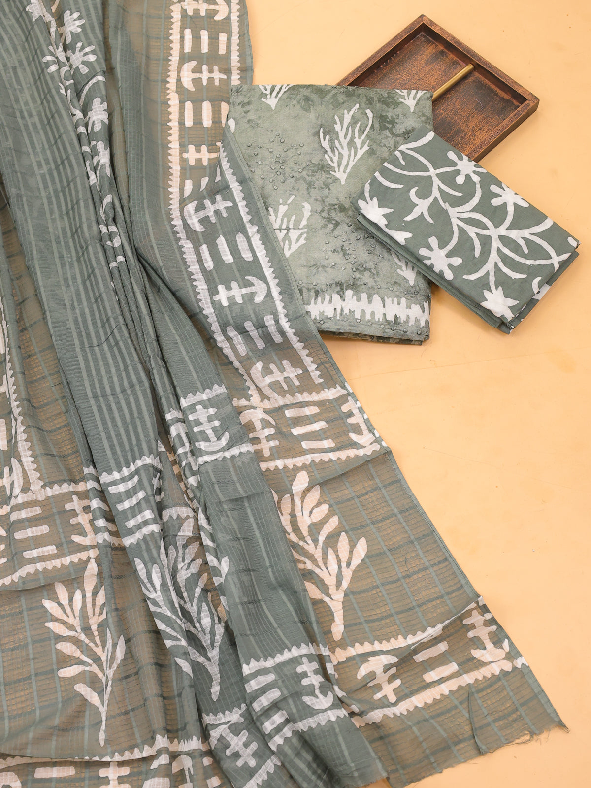 Green Cotton Dress Material With Batik Prints & French Knot Work Pattern and Bottom & Dupatta