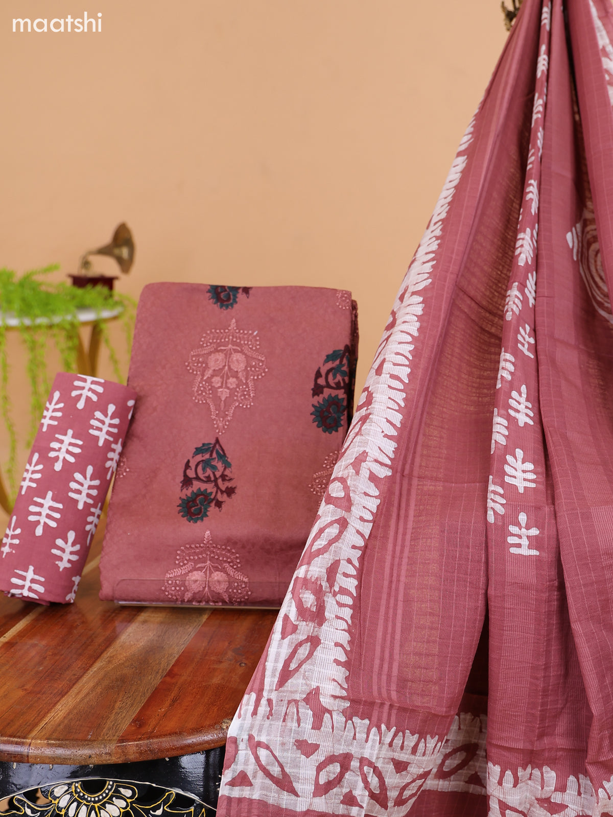 Mauve Pink Cotton Dress Material With Floral Prints & Embroidery Work Buttas and Bottom & Dupatta