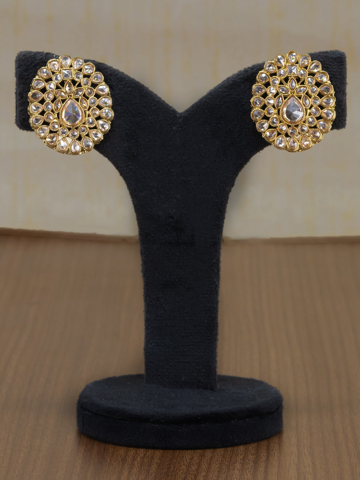 Light weight earrings with cz and white stone