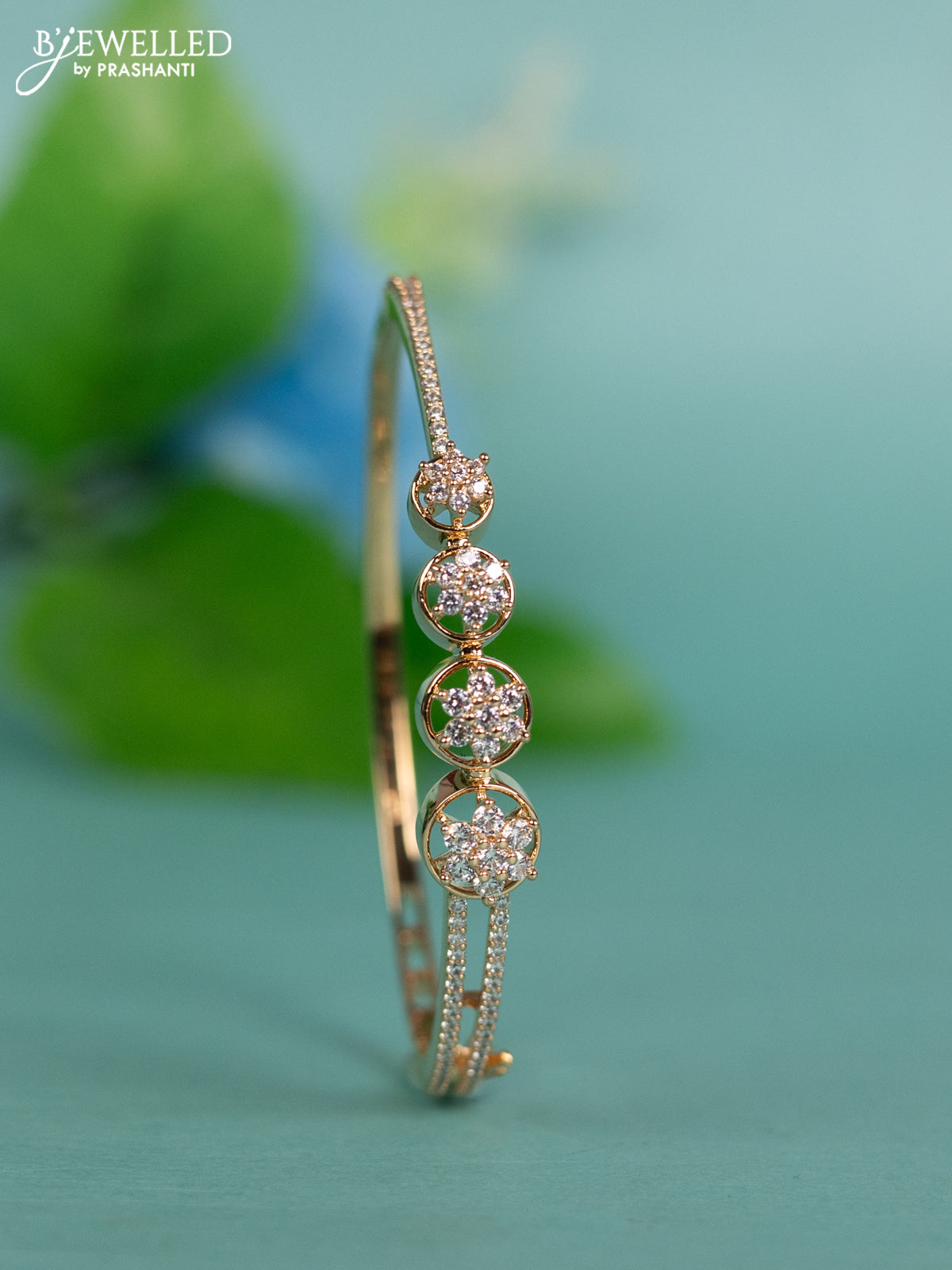 Zircon bracelet with cz stones in gold finish