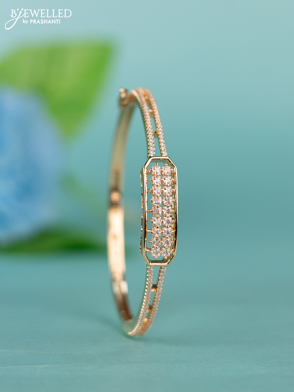 Zircon bracelet with cz stones in gold finish