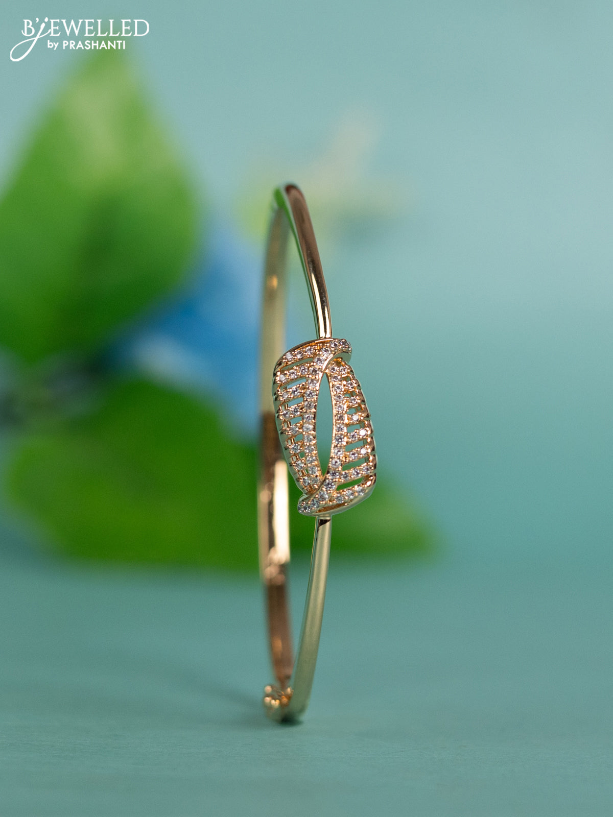 Zircon bracelet with cz stones in gold finish