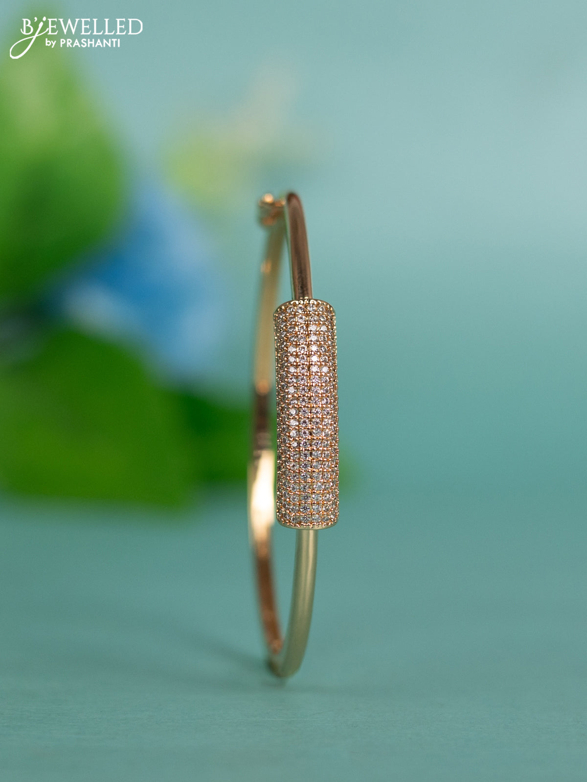 Zircon bracelet with cz stones in gold finish