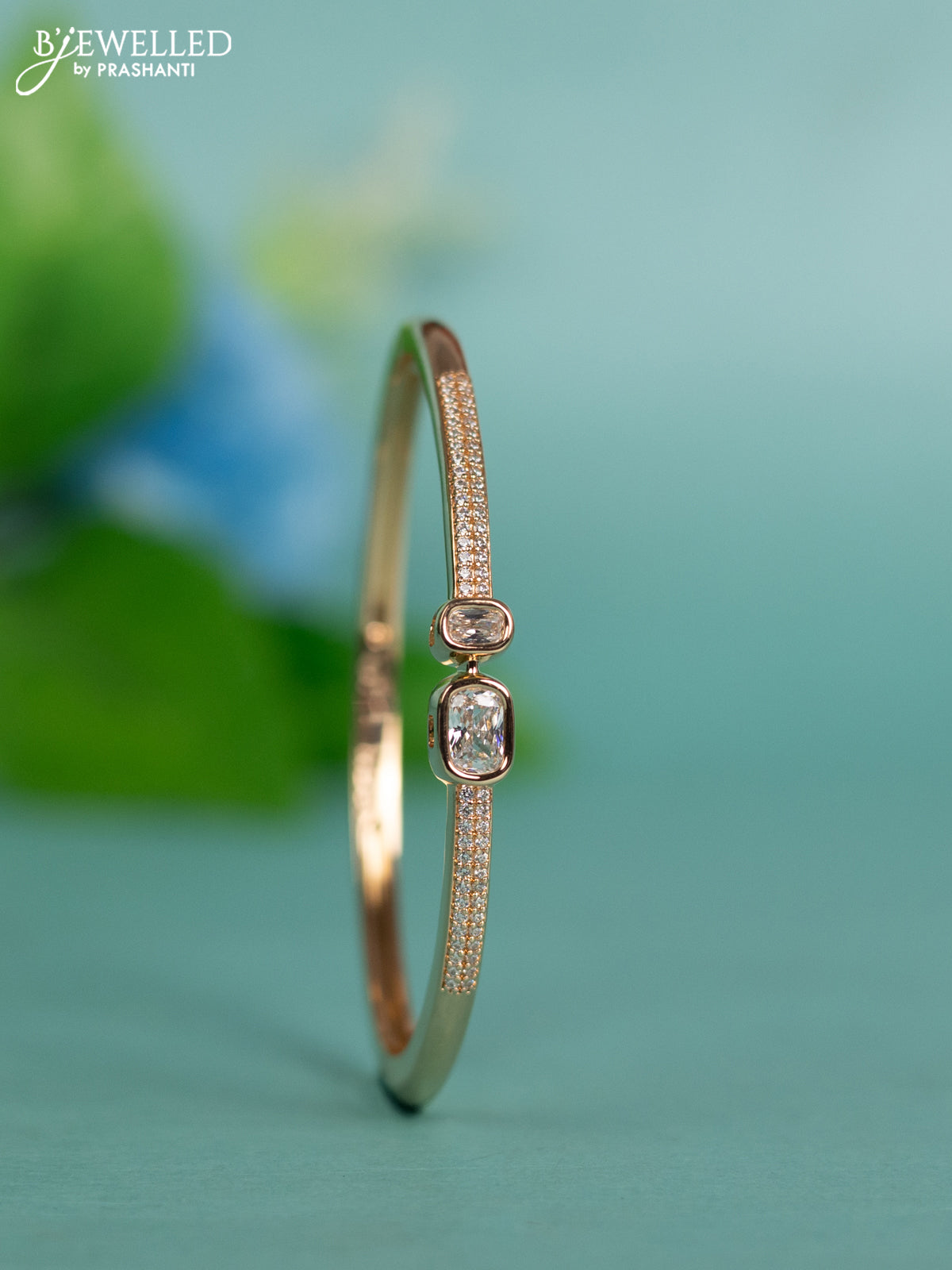 Zircon bracelet with cz stones in gold finish