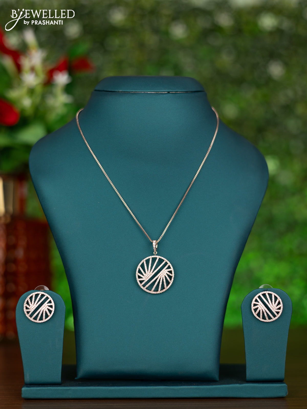 Rose gold chain with cz stones pendant